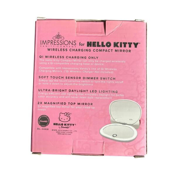 Impressions for Hello Kitty Wireless Charging Compact Mirror White - Picture 3 of 10